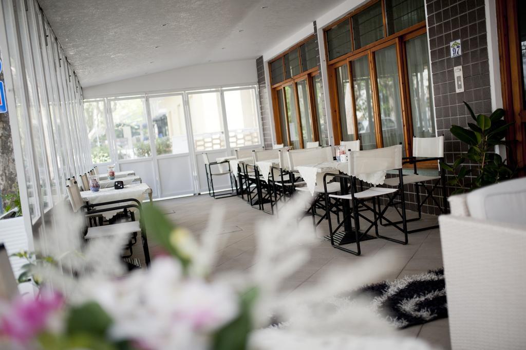Hotel Mirco Cattolica Exterior photo